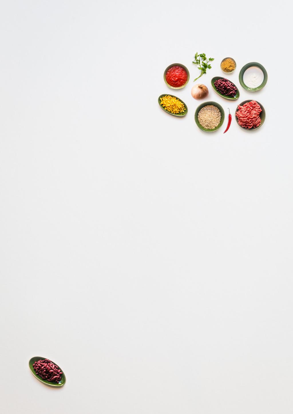 Chili con Carne Kjøttdeig fra Strøm-Larsen og Rørosyoghurt Tore: En deilig og varmende gryte Ingredienser - For stor familiekasse må oppskriften dobles Kjøttdeig fra Strøm-Larsen tomatsaus