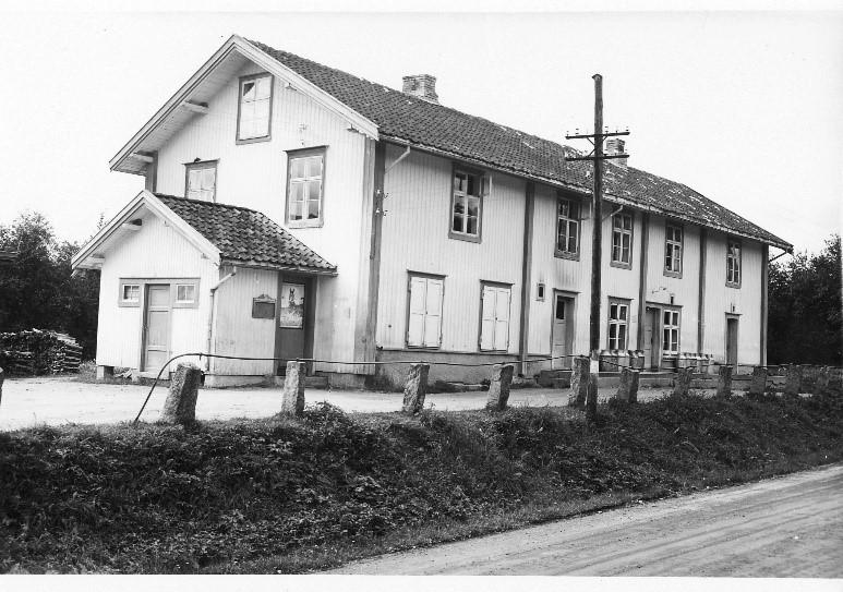 Lederen: Nå har ettermiddagene og kveldene blitt mørkere, og selv om vi fortsatt er i november går tiden fort mot jul. UKKESTAD MEIERI. 1871-1953. Vi har hatt god aktivitet i løpet av høsten.