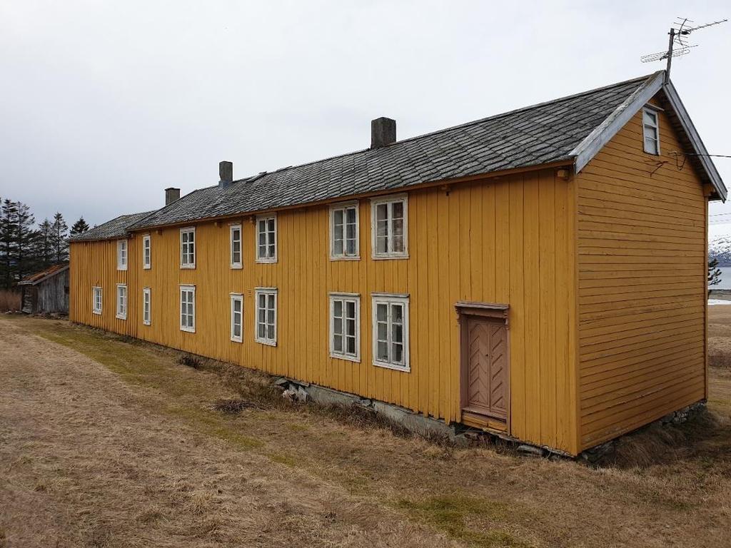 plassert. Det er noen ganger tilbygd sval i begge gavler. Det ser ut til å være slik at planløsningen avhenger noe av klima.