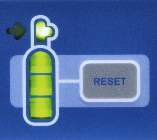 Trykk på RESET-knappen, og hold den inne i ett sekund. Merk: Når N 2O-gassmåleren er tilbakestilt, kan det ta flere minutter før displayet viser hvor mye som er igjen i tanken.