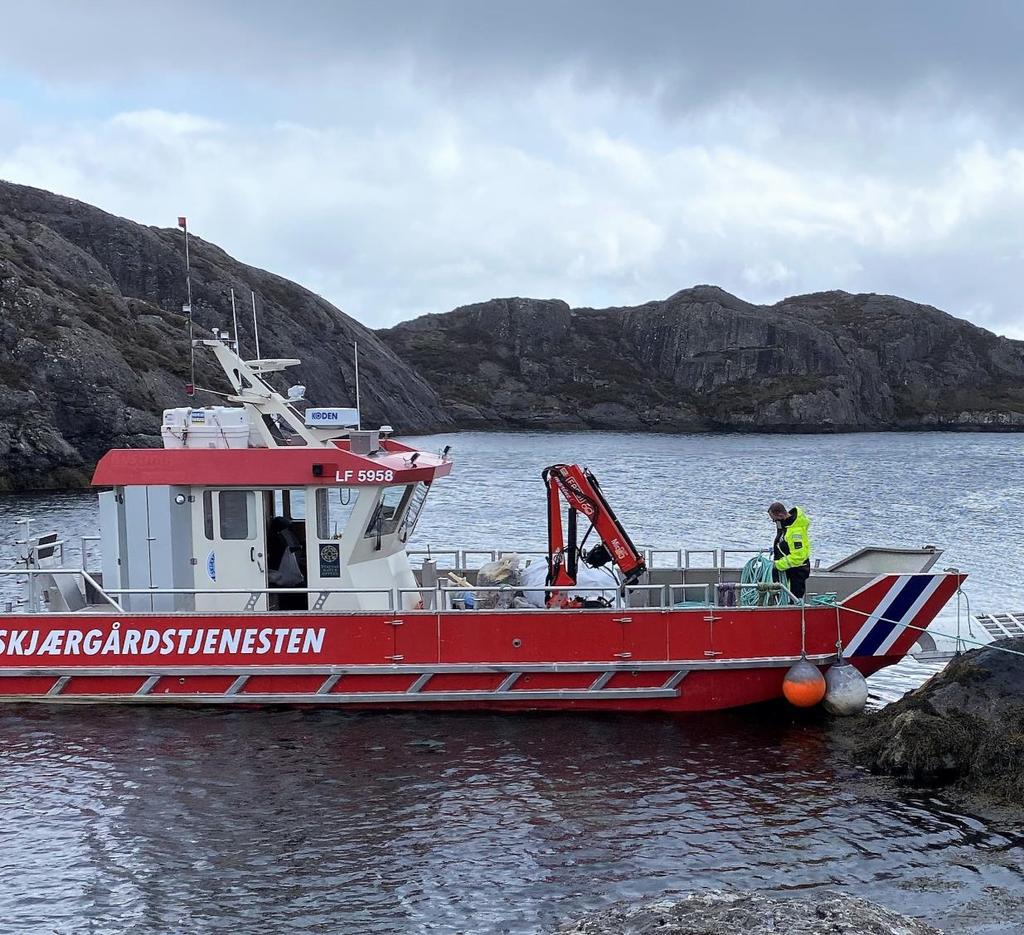 20.12.2020 SKJERGARDS- TENESTE, 1 TILSETT! Miljødirektoratet tildelte Fjordane Friluftsråd Skjergardsteneste den 20.12.2020. Den 29.12.vart dette markert i Måløy av Klima og Miljøvernminister Sveinung Rotevatn.