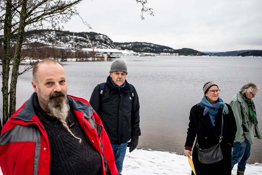 12 TORSDAG 28. JANUAR 2021 Byutvikling Per-Arne Torp, Arild E. Syvertsen, Frøydis Blok og Tord Akerbæk protesterer mot boligplanene.