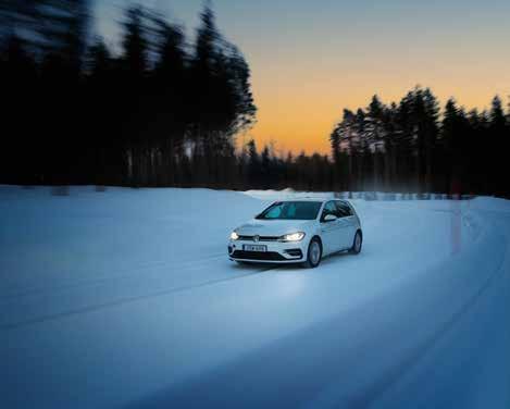 Poeng på snø 25 25 19 25 22 23 16 15 16 Bremsing på våt vei 10 8 10 8 8 4 6 10 4 Kjøring på våt vei 5 4 5 4 4 3 3 5 2 Vannplaning 5 3 5 3 3 3 4 5 4 Poeng på våt vei 20 15 20 15 15 10 13 20 10