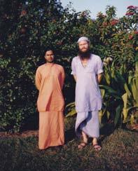 Forfatteren og Paramananda ved Konarak, Orissa, India 1990.