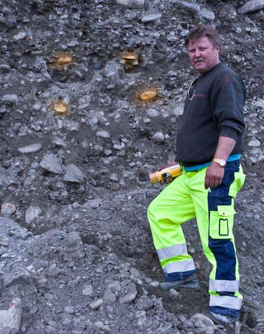 3 0 I N FO H E F T E Hardpakkede vannsorterte lag med sand, grus og vannrundet stein under lag av