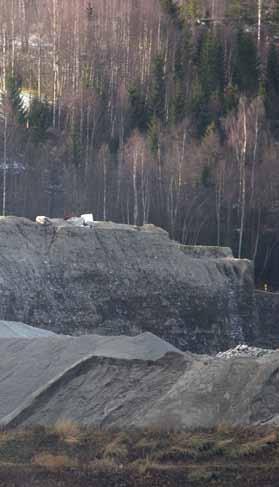 Myhre Grustak sett fra dalbunnen i Fåvang som viser en liten rest av hva hele hoveddalen bestod av den gang mammutene levde i området.