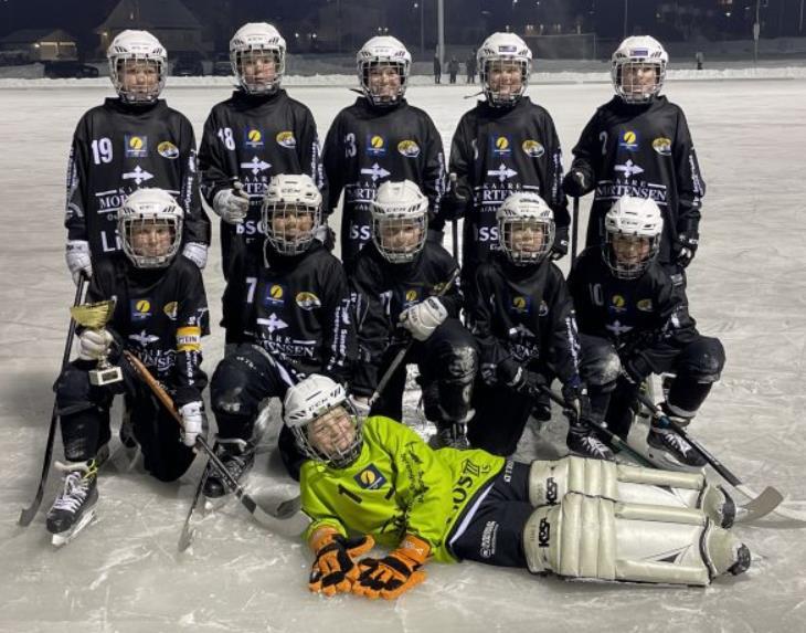 Tony Gjertsen (ny) Matthew Rea Lagbilde: Fysisk trener/barmark: Gyrid Lie Deltatt i følgende seriespill og cuper: Resultater for sesongen (Gjelder ikke lag under 12 år) (Lim gjerne inn bilde av