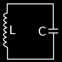 LC krets (uten R) Av annen orden, løses med 2.ordens differensiallikning. Trenger to initialbetingelser, f.eks strømmen i kretsen og ladningen på C ved gitte tidspunkter.