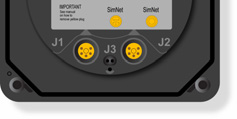 Instrumentet har to SimNet tilkoblingspunkter (gule) og en kontakt for inngangssignaler fra NMEA0183 utstyr. Taster Instrumentet betjenes med 4 taster.