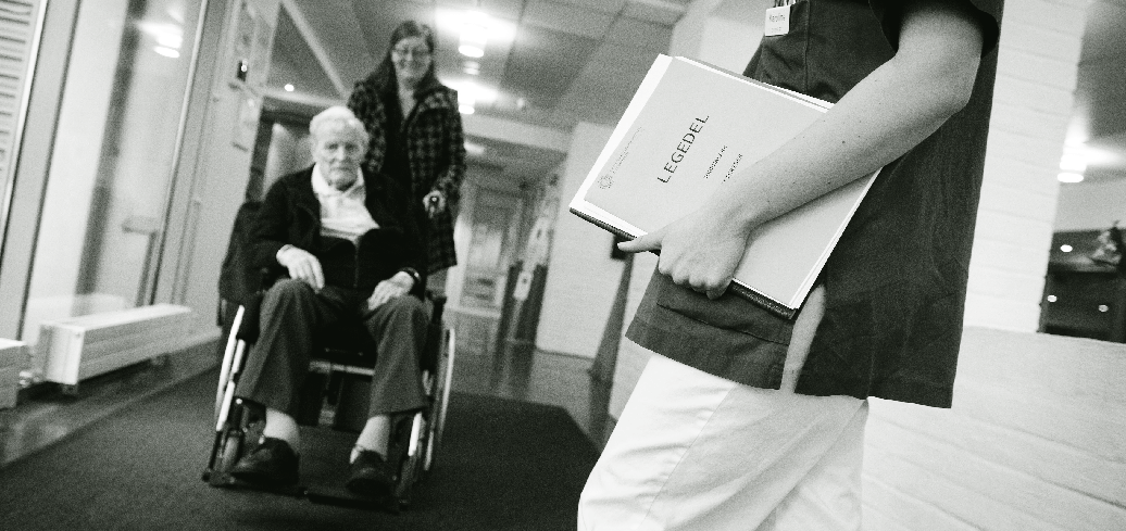 Illustrasjonsfoto: Erik M. Sundt sammendrag Bakgrunn: Mange eldre pasienter mottar hjemmesykepleie som en grunnleggende tjeneste.