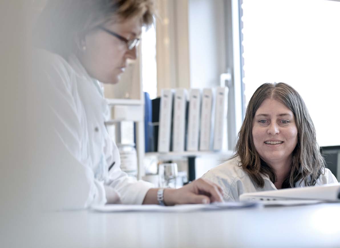 Arbeidsliv Tab device caption Nycomed som arbeidsgiver: Nycomed er opptatt av å tiltrekke, utvikle og beholde de rette medarbeiderne.