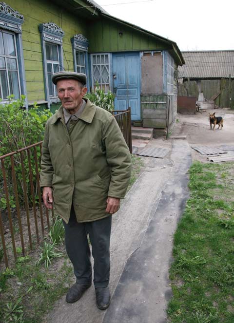 Gennadij Grusjevoj var opphavleg filosofiprofessor, men etter kvart fylte Tsjernobyl-ulukka heile livet hans. om radioaktiviteten ikkje alltid særleg godt fundert vaks sinnet i befolkninga.