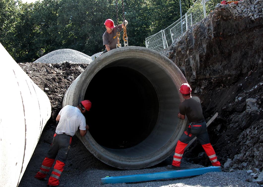 ygg en rygg ramtid Asfaltør Asfaltøren må beherske planering av underlag, betjene asfaltblandeverk, laboratoriearbeid, skilting, betjening og