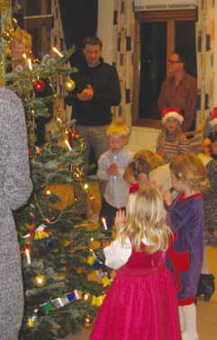 mars og kommer hjem 2. april. Juletrefest Den 8. januar var det tid for juletrefest i Bøle Misjonskirke.