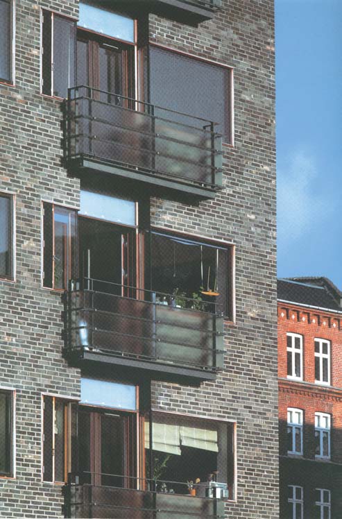 Boligkvartalet Charlottehaven København, 2001 Arkitekt: Boje Lundgaard & Lene Tranberg ApS Boligbebyggelsen er ikke et storkvartal, men en randbebyggelse som del av et kvartal som i dette tilfellet