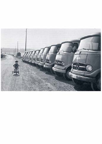 Daimlers Motor Lastwagen med fire hestekrefter og en to-sylindret motor, var den første rendyrkede yrkesbilen verden hadde