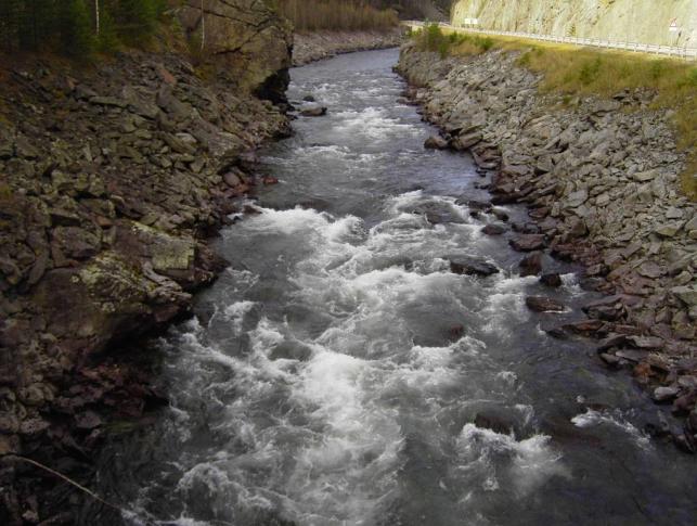 På de fleste dagene vil vannføringen være redusert til minstevannføringen på 1,5 m 3 /s om vinteren og 3 m 3 /s om sommeren.