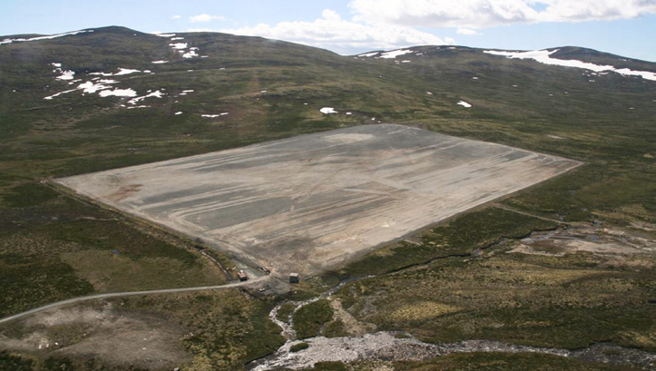 STORT: HFK-sletta er et av de største anleggene som skal fjernes fra Hjerkinn. Foto: Odd-Erik Martinsen / Forsvarsbygg sletta.