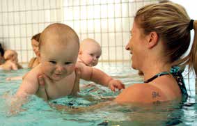 Østfoldbadet følger Norges Svømmeforbunds opplæringsopplegg og krav til deltakelse på kursene.