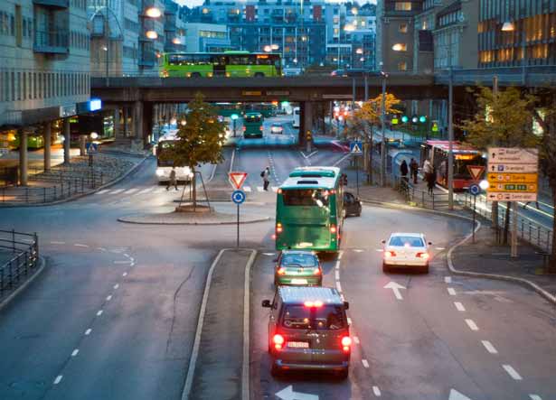 LANGSOMT. Alle norske storbyer sliter med framkommeligheten i rushtrafikken, men Oslo har det verst.