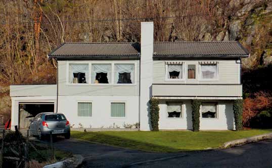 TYPEHUS (1960-1980) Typehusene innebærer en større grad av uniformering av boligbebyggelsen i Norge. En vanlig boligtype er den frittliggende eneboligen bestående av hovedetasje med underetasje i mur.