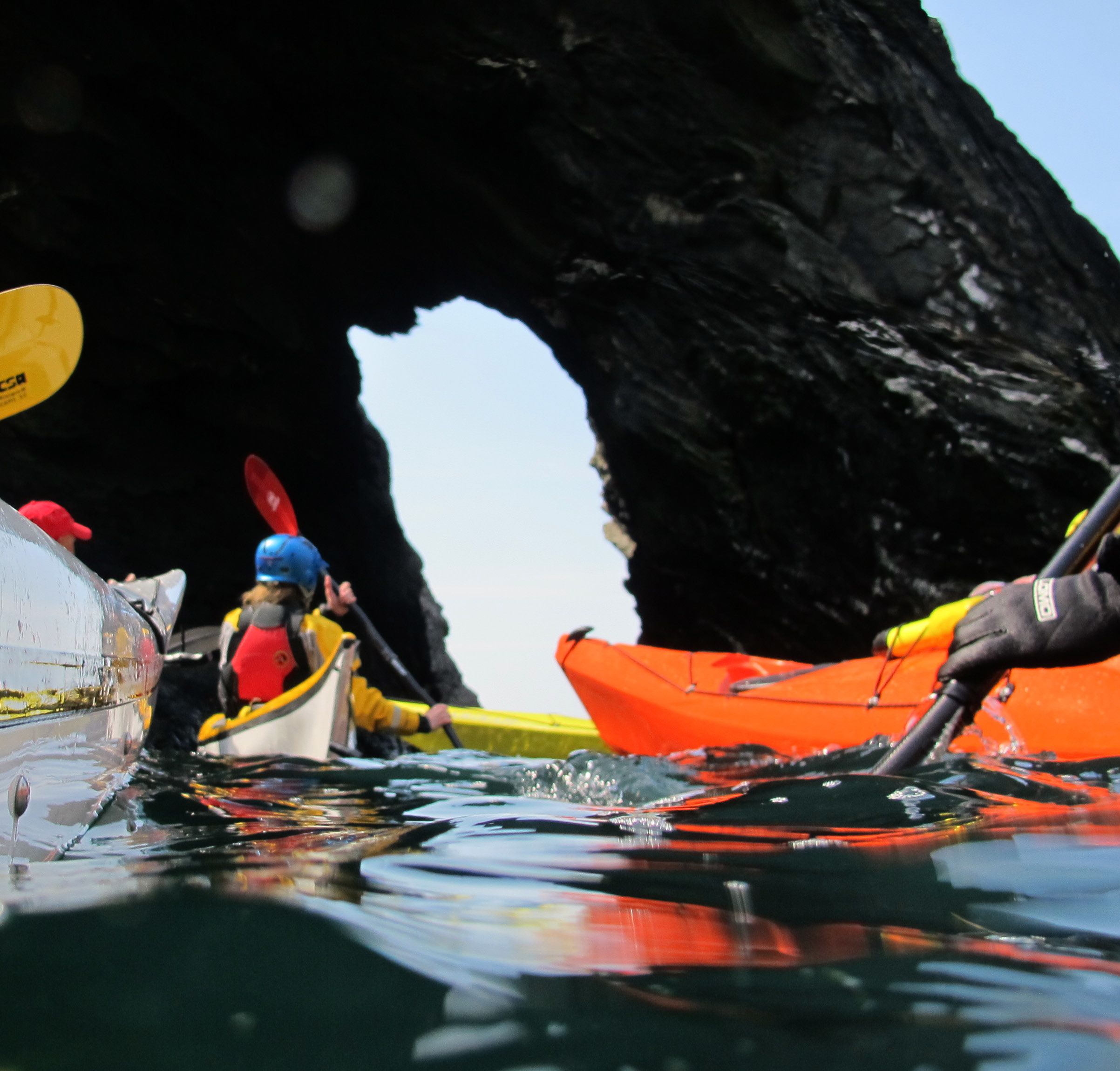 Date: April 2013 Price: 10 999 NOK Antall deltakere: 6 KAJAKK HAVPADLING I ANGELSEY - WALES WALES - I vår har du mulighet til å bli med Northern Exposure på et 6 dagers padlekurs i Angelsey i Wales.