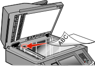 For å rette inn skannerglassplaten (planskanner): a Legg siden for rask test med utskriftssiden ned på skannerglassplaten. b c d e f Trykk Copy Quick Test (Kopier rask test).