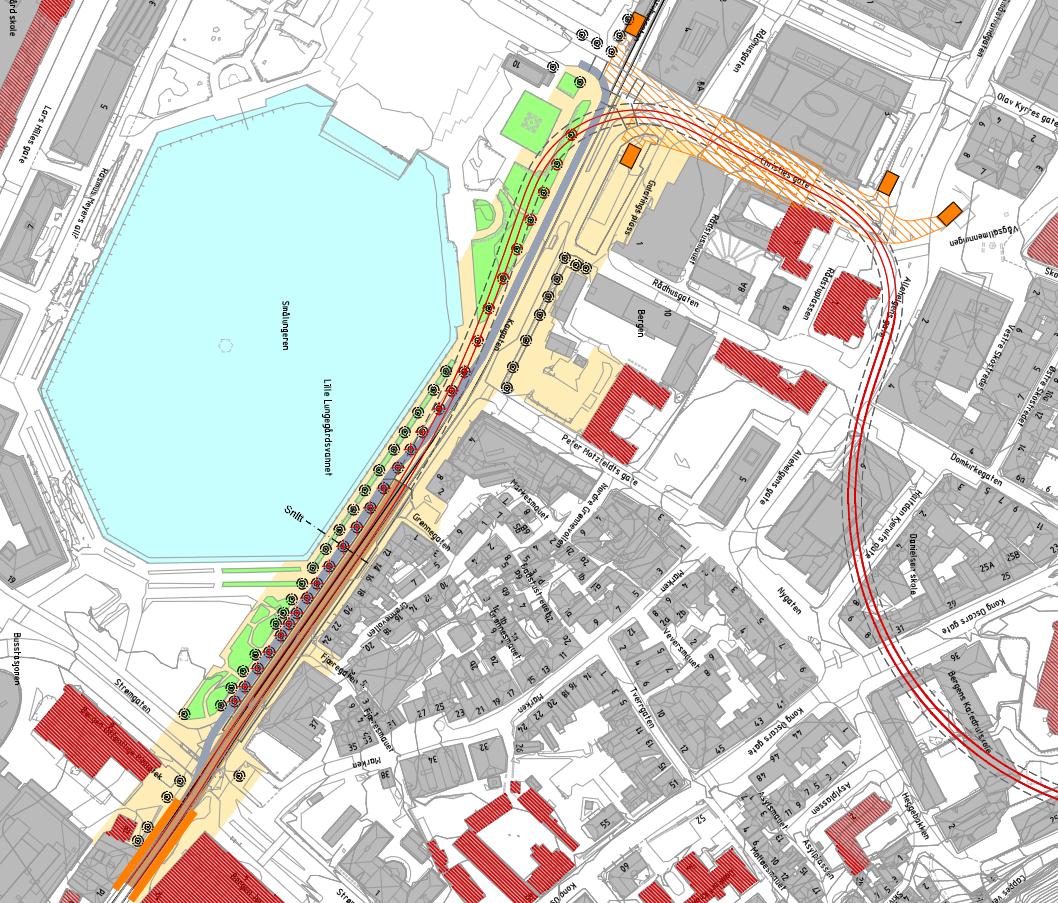 Figur 5.20. Snitt av kulvert for alternativ 2Aa i Kaigaten. Kjøreareal utvides for å få plass til bussfelt. Trerekke som er markert med rødt må fjernes. Holdeplassen under Christies gate vil ligge ca.