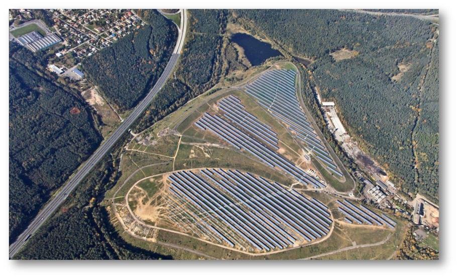 Solparken er bygget på et tidligere søppeldeponi av Scatec Solar og installert effekt er på 10 MW p Figur 31: Sulkov Solpark i Tsjekkia 3.5.