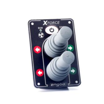 Dobbel joystick (Art. nr. 12-79003) PÅ/AV bryter. Nødvendig hvis både baug- og akterthruster er installert. Varsellamper som indikerer hvilken retning thrusteren skyver. Trådløs fjernkontroll (Art.