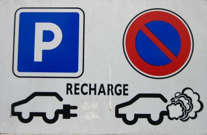 Ladestasjoner i Frankrike (EDF) Around 200 public EV charging stations in France, 100 in Paris.