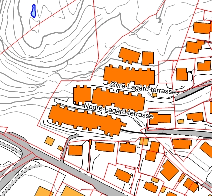 Bakgrunn N Bodø kommune, ved kommunalteknisk kontor, har bedt undertegnede foreta en vurdering av stabiliteten i fjellskjæringene ved Lagården Terasse.
