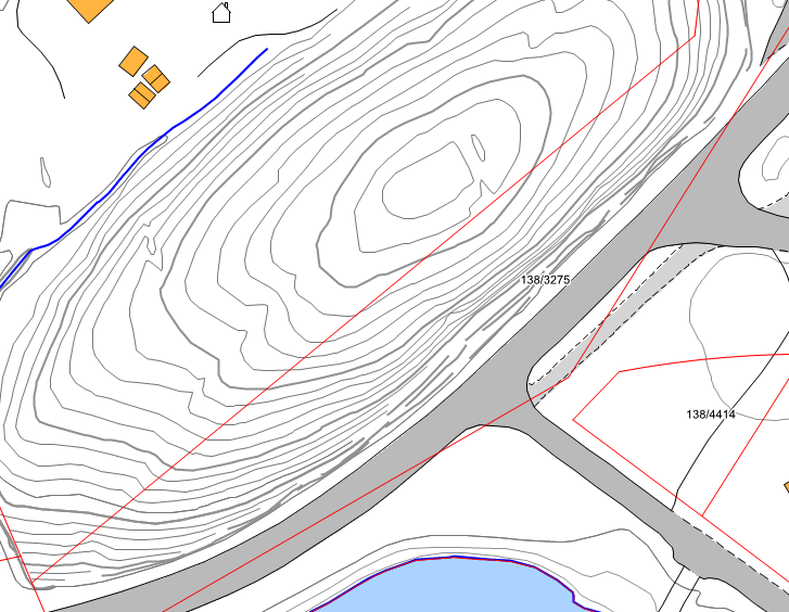 Løsneområde Raset har løsnet 5-8 meter over vegbanen i et område sikret med