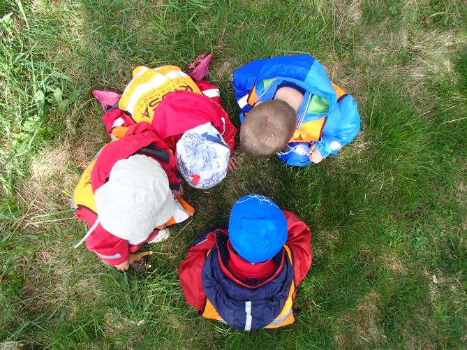 Innhold 1. Årsplanarbeid Årsplanens grunnlag Kidsa barnehager pedagogiske plattform Kidsa barnehager pedagogiske grunnsyn 2. Om barnehagen Barnehagens mål Barnehagens egenart 3.