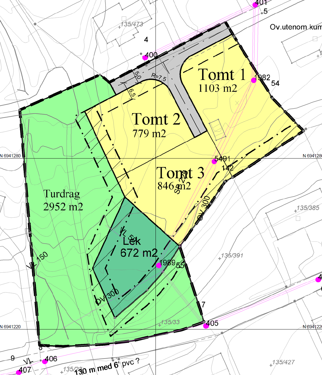 2. Forutsetninger, hovedgrep og løsninger. 3.1 Planmessig hovedgrep. Etter vurdering blant annet av tomtebehov og sentralitet, er det valgt å legge opp til 3 tradisjonelle eneboligtomter.