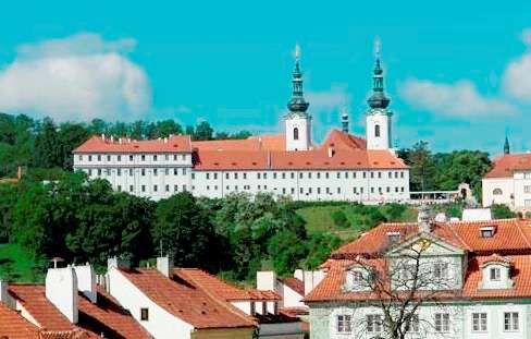 Strahov-klosteret sett fra borgen.