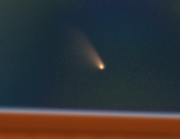 Folk med Goto-monteringer bør legge inn kometens koordinater og finne den med Goto-funksjonen. Koordinatene finner du for eksempel på http://www.aerith.net/comet/weekly/current.html.
