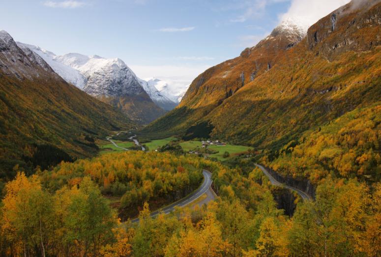Noen nyheter for 2014 Nasjonale Turistveger Vi får mange nye bilreiseruter med fokus på Nasjonale Turistveger. Alle reiseruter skal ha bookbare Fjord Pass hotell.