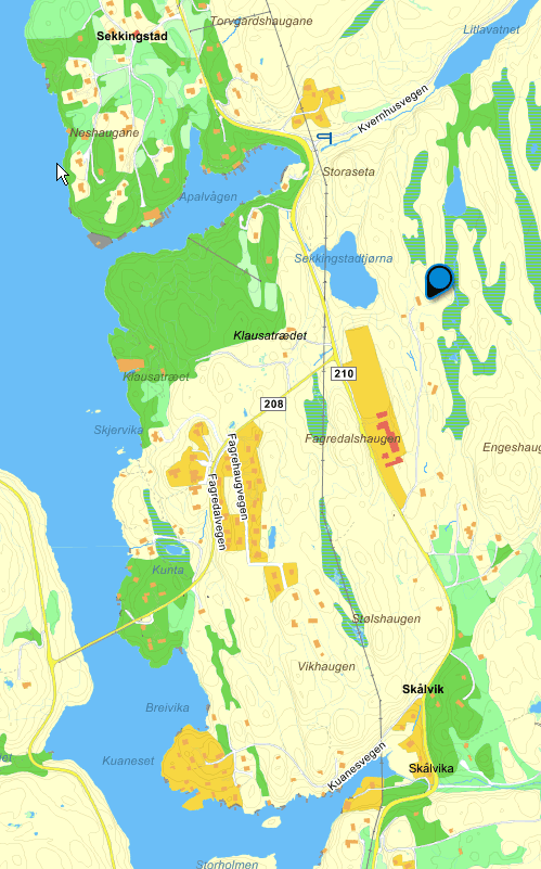 Område: Adresse: Skålvik, 5357 Fjell Gnr. 15 Bnr. 303 Beliggenhet: Boligen ligger i landlige omgivelser med kort avstand til skole, barnehage, kollektivtransport og butikker.