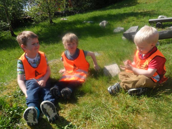 Danning gjennom omsorg, lek og læring Barnehagen skal i samarbeid og forståelse med hjemmet ivareta barnas behov for omsorg og lek, og fremme læring og danning som grunnlag for allsidig utvikling.