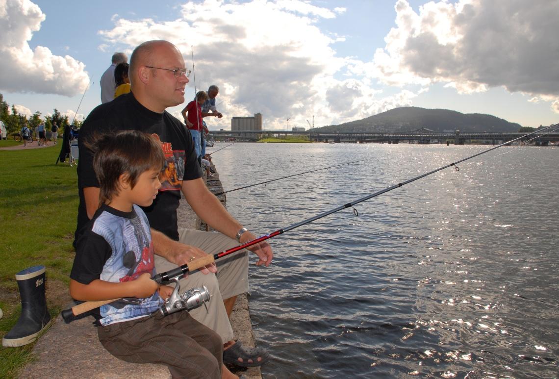 Barnevern, habilitering, helsestasjon og PPT: Trygge og gode oppvekstvilkår Fisketur. Illustrasjonsfoto.