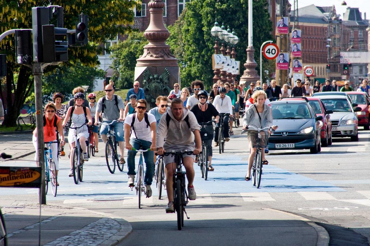 Infrastruktur og kapasitet for syklister PhD-NTNU Utvikle en Bicyclist Level of Service indikator for norske forhold Lage er opplegg med