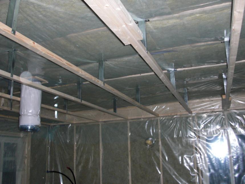 Modifisert takstol for føring av ventilasjonskanaler på varm side av dampsperre?