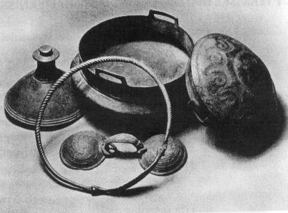 Bronse Kobber ble funnet på bakken i forhistorisk tid Utbanking gjorde kobberet hardt Ved tilførsel av varme