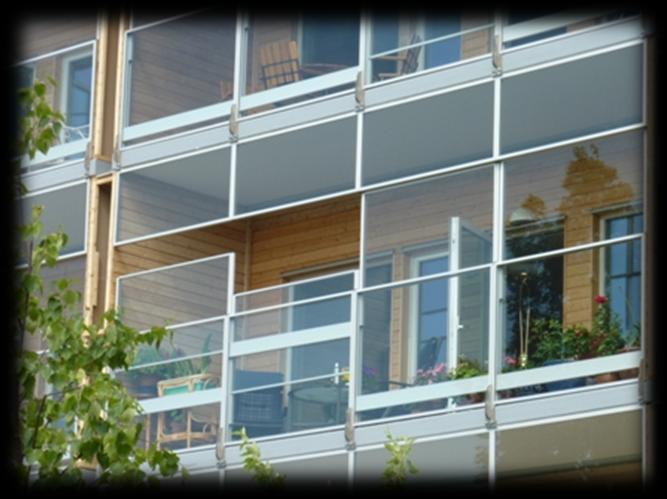 Overlys Overlys er en glasslist som festes i taket over. Denne har som funksjon å gjøre balkongen tett når de justerbare glassene er justert til høyeste posisjon.
