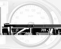 Kjøring og bruk 101 Akselerer til ønsket hastighet, og trykk på bryteren < eller ]. Den gjeldende hastigheten lagres og opprettholdes, og du kan slippe gasspedalen.