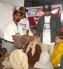 Pakistan 15.-17. februar i år: Ca 2 millioner frivillige og helsearbeidere fordelt på 90,000 vaksinasjonsteam deltok denne dagen. Ca 35 millioner barn ble vaksinert.
