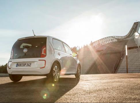 Bli kjent med elbilen: Det å kjøre batteriet i bilen så godt som tomt er en nyttig erfaring i forhold til å kurere rekkeviddeangst.