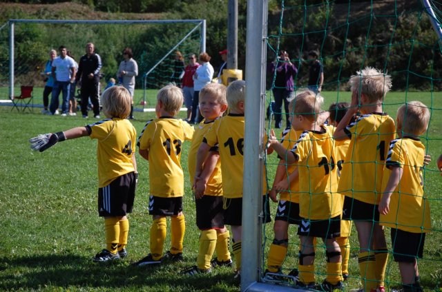 Program 2012 GIL BYGGERIET CUP 25 & 26 AUGUST 2012 Klar for Fair play hilsen fra cupen I 2011. Foto: Gil.