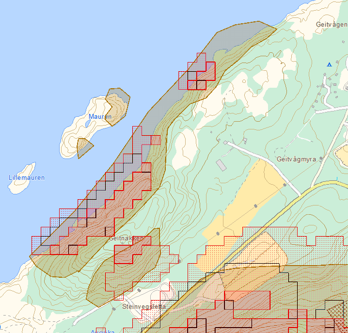 3.4. Landskap Planområdet, som ligger mellom fylkesvei 834 og havet, byr på et variert terreng med flate partier nærmest veien og flere koller med Geitnakken som høyeste punkt (80 moh.).